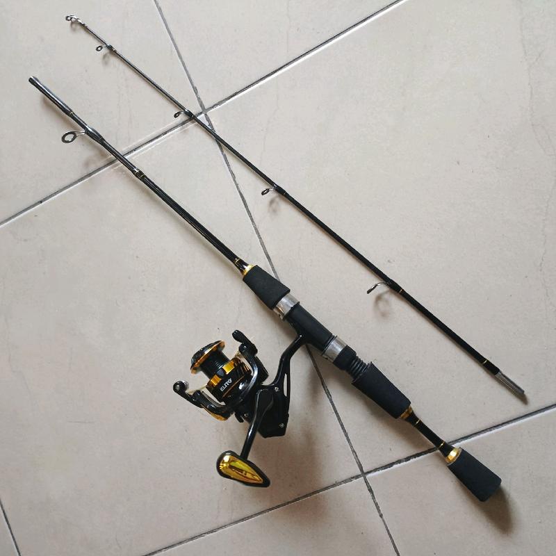 termurah satu set joran spinning casting kolam laut pinggiran black medium reel metal 2000 1