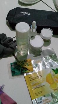 Product Review of Reglow New Paket isi 4 (Facial Wash, Day Cream, Night Cream, Serum) Skincare from F**Z S**p 1