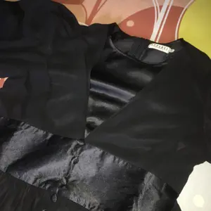 Florence Dress Prewedding Gaun Wanita Pengantin Panjang Pesta dengan Aksen Kancing Mati dan Bahan Berkualitas untuk Tampil Cantik dan Elegan