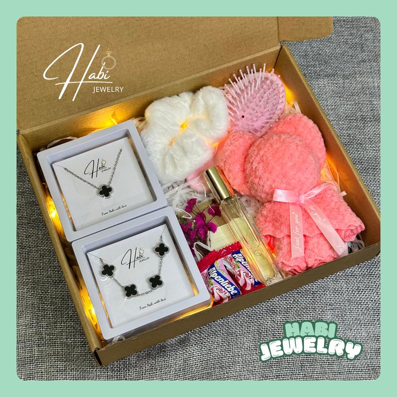   Habi Jewelry  Set quà tặng trang sức cao cấp - Dây chuyền Vòng tay Nước hoa Khăn gấu Lược Thiệp hoa Scrunchies Kẹo ngọt Túi đựng - Tặng Người Yêu Bạn Thân Bạn Gái Phụ Nữ 