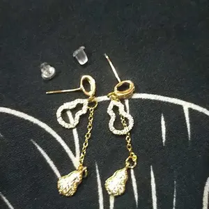 Anting Titanium Menjuntai Bentuk Labu Kristal Elegan Wanita Aksesoris Fashion Mewah Kekinian