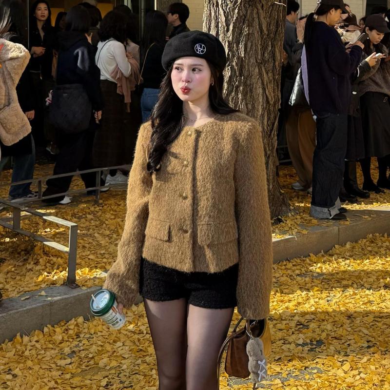  Áo Khoác Dạ Tweed Kiểu Nữ 2 Lớp Có Đệm Vai Dáng Ngắn Basic Chi Tiết Cổ Tròn Cúc Đồng Mùa Thu Đông Kimee - KA688 