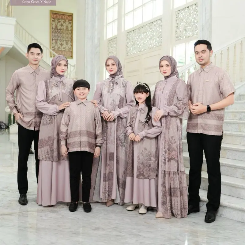 Kitten Kisses x Nude