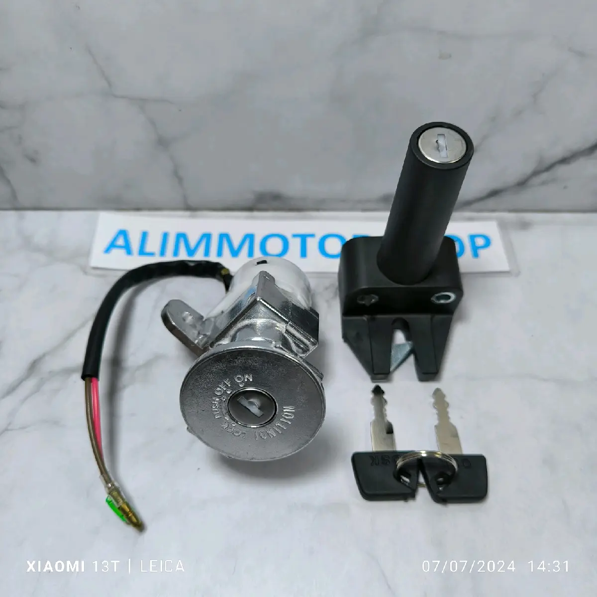 Kunci kontak set assy plus sadel kunci jok belakang motor yamaha vega zr vega rr