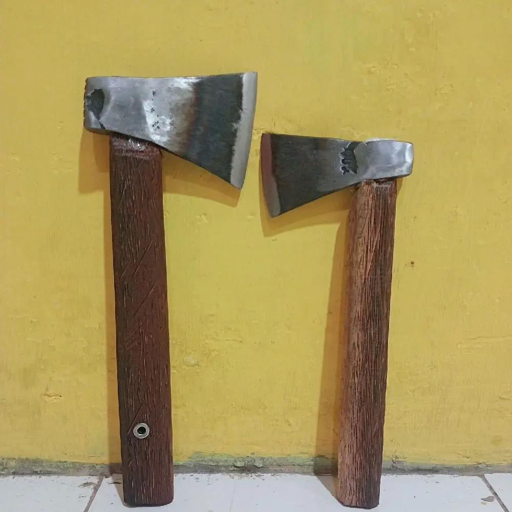 KAMPAK RUYUNG. SERBA GUNA BAHAN BAJA ASLI. GAGANG KAYU . ADA 2 PILIHAN FULL SEPUH.