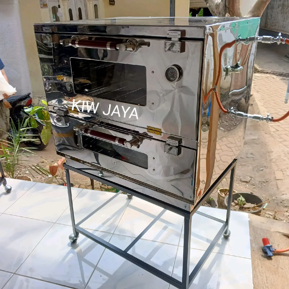 Oven Gas Stainless UK 75x55x70cm dengan Api Atas Bawah, Selang, Regulator, Pemantik, dan Gratis 2 Loyang