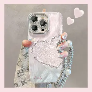 Case HP khusus untuk iPhone/OPPO/VIVO/Xiaomi/Redmi/Samsung/Infinix/Realme，dengan motif hati berkilau dan berlian, desain feather yarn kreatif, elegan, full cover anti jatuh, khusus wanita, sudah termasuk pelindung lensa kamera.