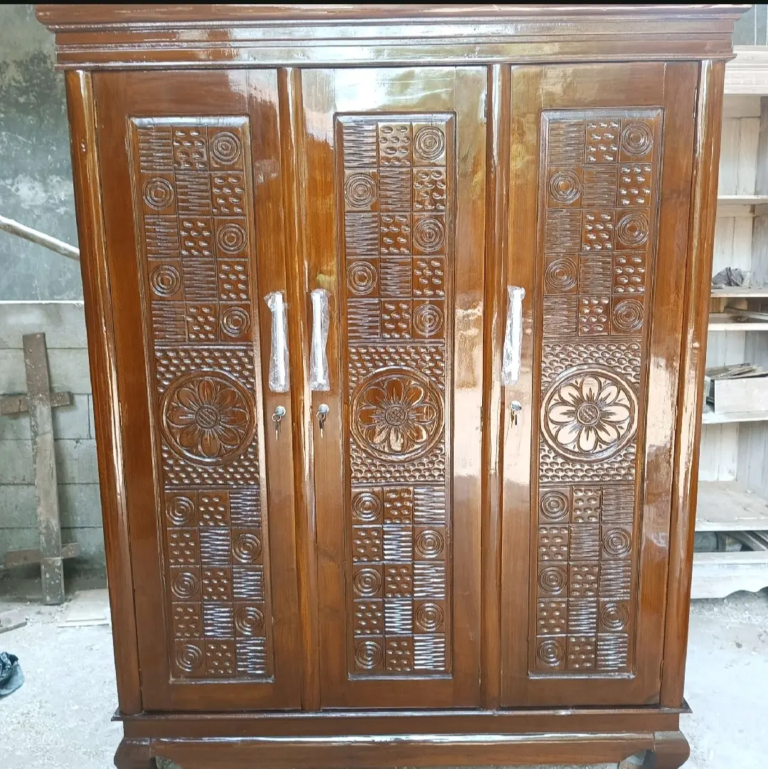 Lemari pakaian 3 pintu full ukiran kayu jati/cahayajatifurniture