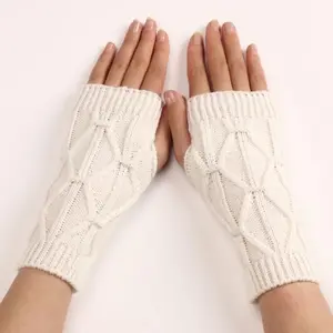 ￼Sarung Tangan Handsock Fingerless Rajut Bahan Halus Elegan HS01