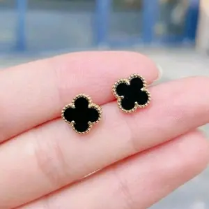 Anting Tusuk Bunga Clover (dapat sepasang)