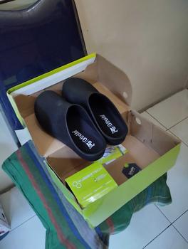Product Review of Sepatu Koki AP CHEF AP BOOTS Hitam Putih Autoclave Tahan Pisau Lokal Ortholite Shoes from 😘** D**n H**s 😘** 0