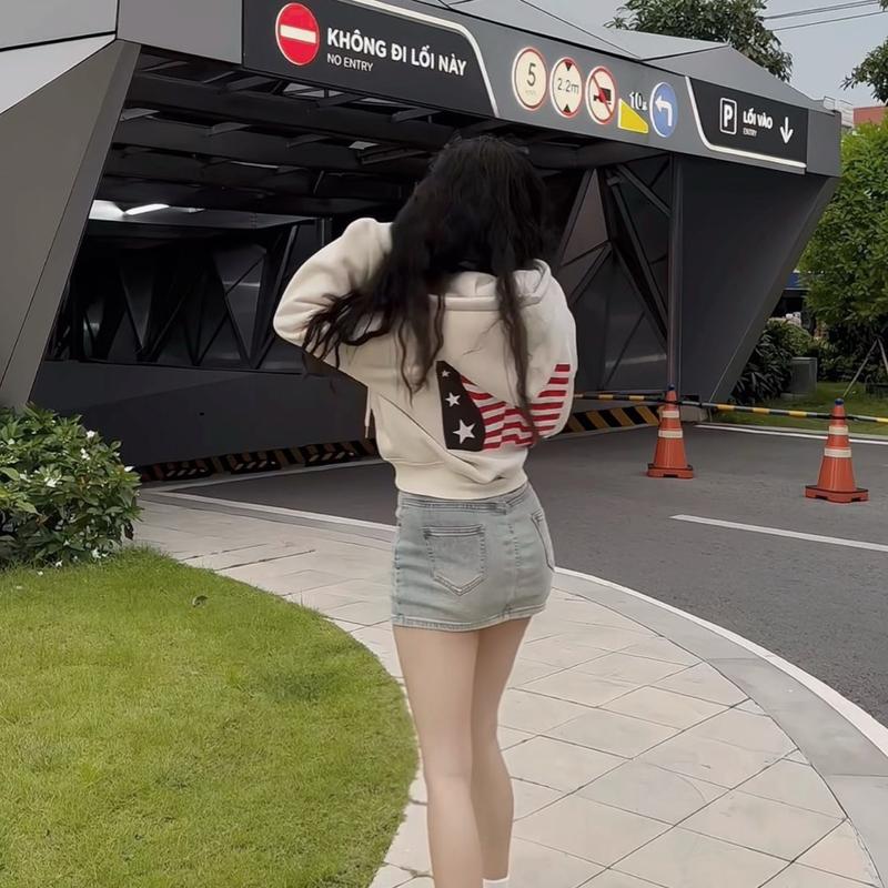 Đào Tuyền Store Áo Khoác In Hoạ Tiết Croptop Trend Women Hoodie Dệt Mịn In Chữ Phù Hợp 38-55kg Có Túi Trong Tiện Lợi Thiết Kế Độc Đáo Thể Thao