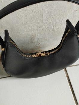 Product Review of Tas Wanita Slingbag Tas Underarm Bag Shoulder Bag from m**_ 1