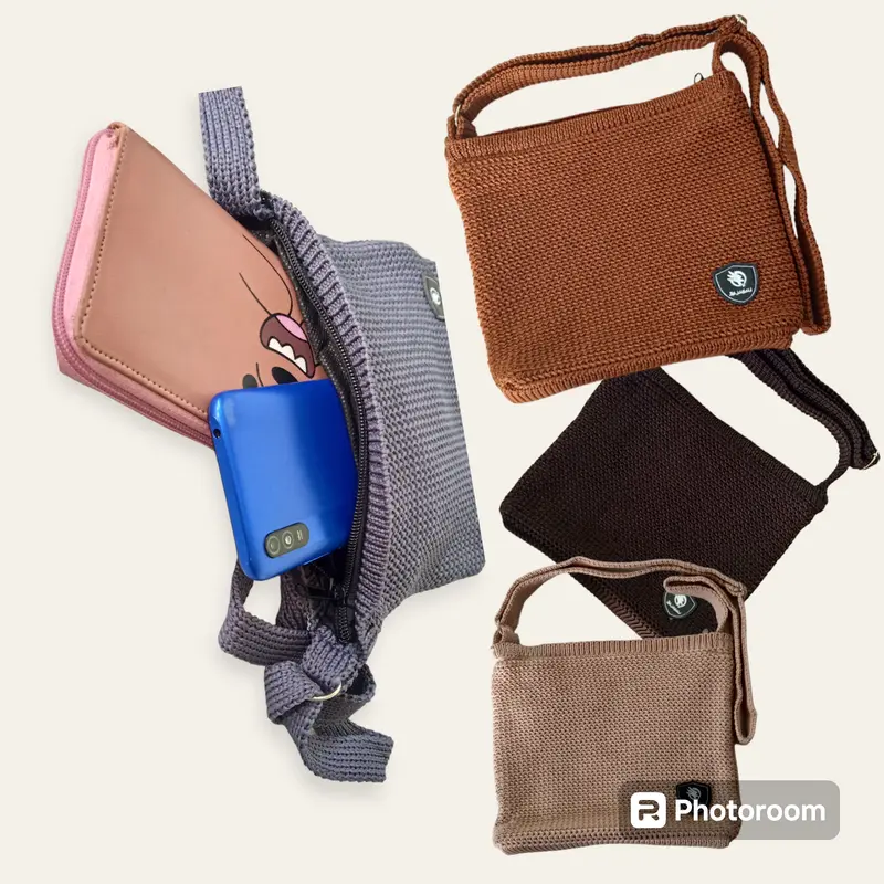 Tas rajute selempang wanita resleting dan puring masuk buku,hp dan make up 0