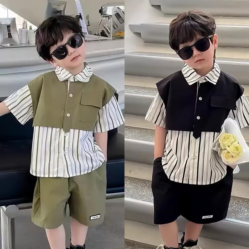 Set sơ mi ngắn tay kẻ sọc xanh rêu và đen và quần short cho bé trai,phối túi, phong cách hàn quốc, đi du lịch, đi học, đi chơi size từ 8kg đến 30kg. Jean
