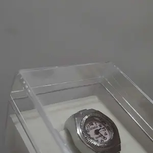 Jam Tangan Cincin Kuarsa Klasik Dengan Tali Musim Semi Dial Kecil Yang Sama Untuk Pria Quartz  Watch  Dan Wanita Personalisasi