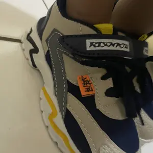 sepatu sneakers anak laki laki RUNNING KOREA V 02 Motif Fashion