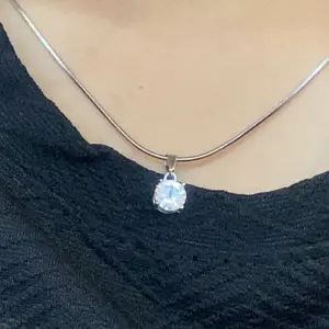 Kalung Titanium Liontin Perak Silver Lapis Emas Putih Anti Karat Tidak Luntur Selamanya Kalung Wanita Permata Kristal Fashion Titanium Collection