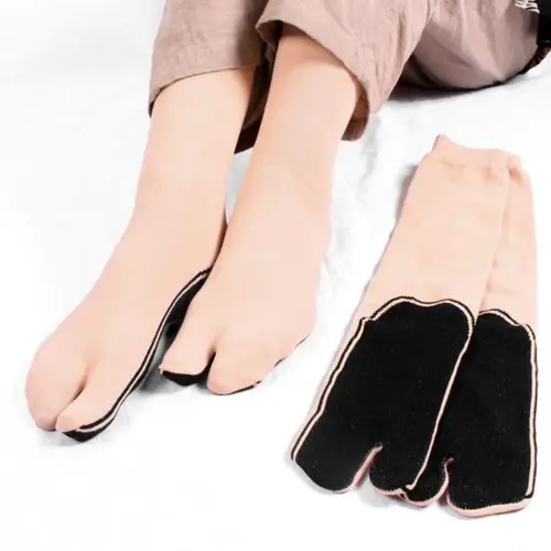 3 Pasang Kaos Kaki Panjang Muslimah Jempol Telapak Hitam Warna Coklat Wanita Dewasa 2