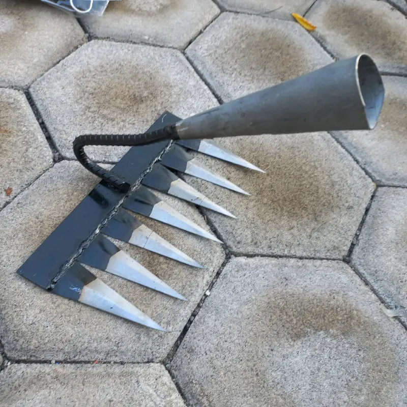 ALAT RAKE MATA GARUK GERIGI 7 / BAHAN  GARPU FULL BESI / GARUKAN RUMPUT LIAR 2