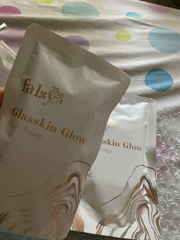 Product Review of (GET 2 PCS) Sabun Glasskin Glow Bar Soap by The Falsya Beauty Pencerah Membersihkan Memudarkan Kotoran Kulit Hitam dan Kusam Perawatan Mencerahkan Punggung Tangan from a**a 2