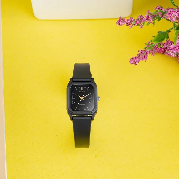 Jam Tangan Unisex Casio General LQ-142-1EDF Black Dial Black Rubber Band 3