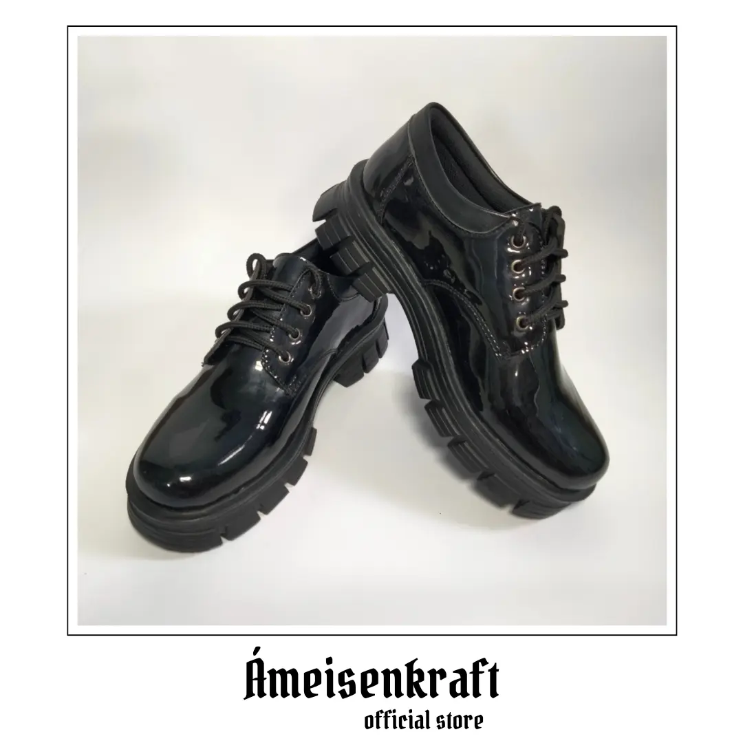 ZLA 004 Ameisenkraft Footwear Girls Docmart Booth