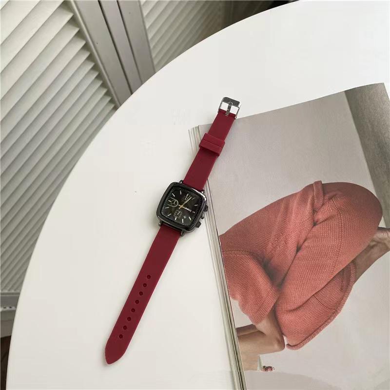 Product Introduction of Original Waterproof Watch for Women Korean Style Elegant Silicone Strap Watch Ladies Square Quartz Watch 3
