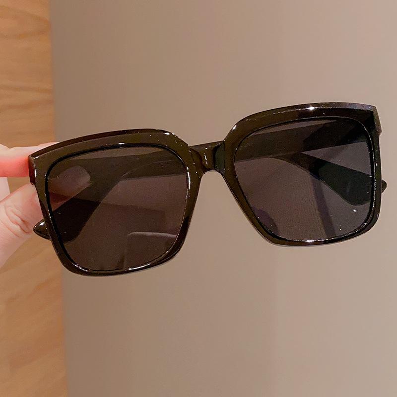 Product Introduction of Kids Black Sunglasses Outdoor Boys Girls UV Protection Glasses 2