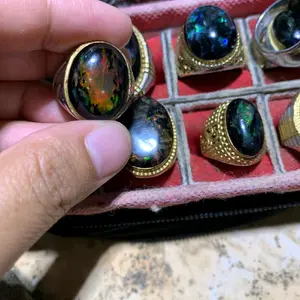 BATU BONGKAHAN BO OPAL TROVE