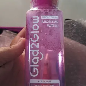 Glad2Glow Brightening Micellar Water 130ml / 230ml / 300ml-Rich in Niacinamide Skintint Glow Booster Powerstay All in One For All Skin Type Menghapus Makeup Waterproof Meratakan Warna Kulit Mengembalikan Kesegaran Glowingnya Seharian G2G