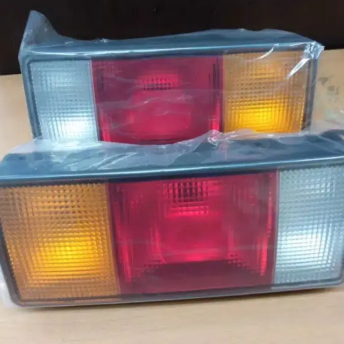 STOP LAMP CANTER ASSY KM001485/KM01484 LAMPU BELAKANG KANAN KIRI ORI 1