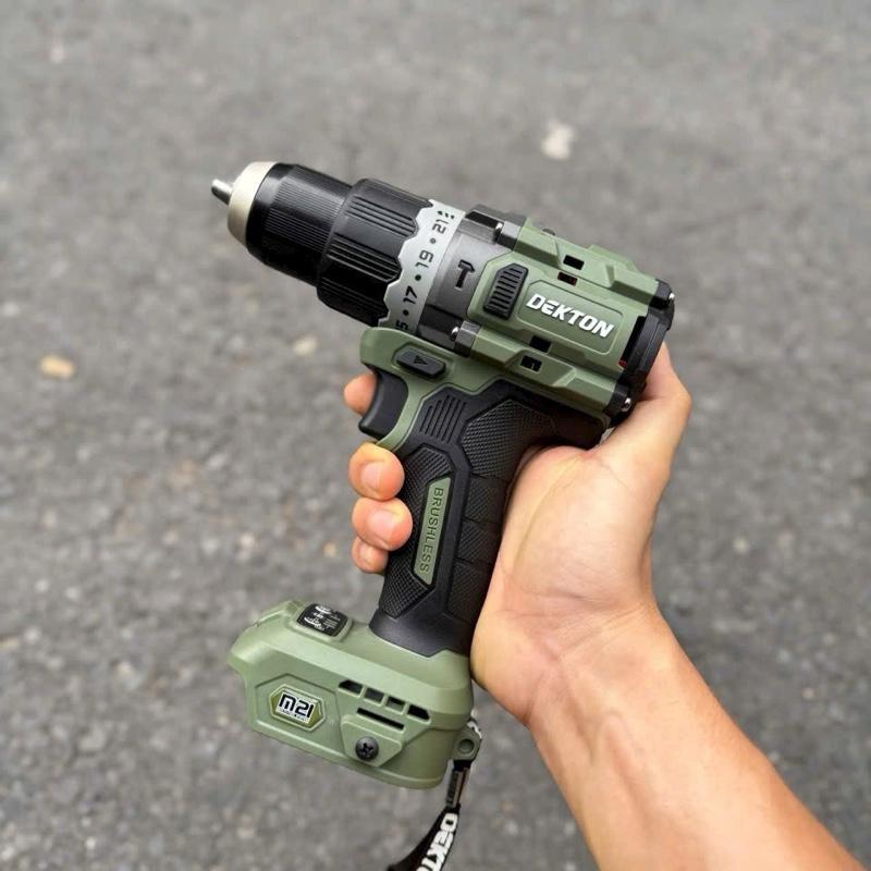 XẢ KHO Máy khoan pin 100Nm 21V Dekton M21-ID13100PLUS đầu kẹp 13mm thường tốc 2100rpm motor brushless
