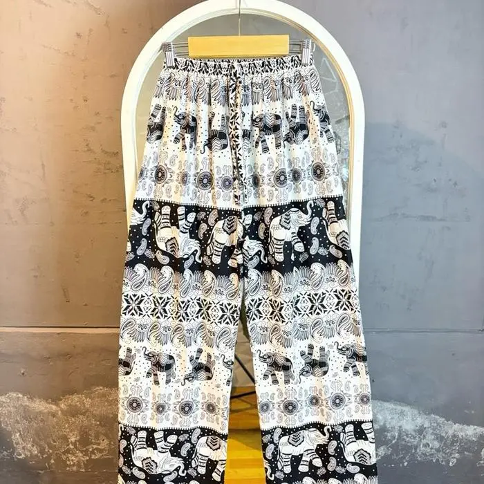 Gjh hitam putih batik