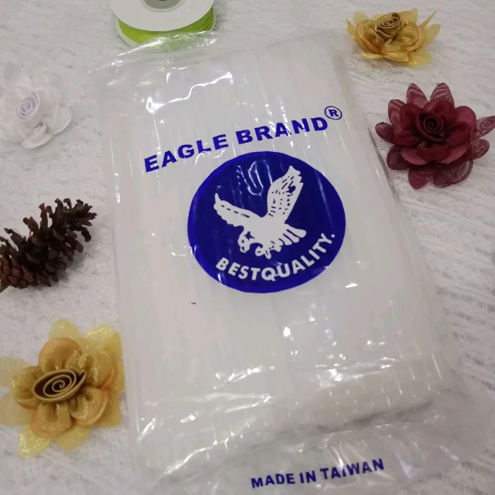 Lem serbaguna warna putih tulang