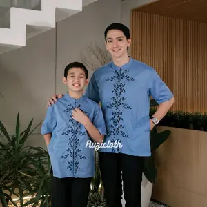 Ruzicloth - Koko Couple Ayah dan Anak Denim Series Laki-Laki Lengan Pendek Katun Toyobo Premium Motif Bordir Limited Baju Pria Bordir Kemeja Koko Lebaran 2026 Raya Series Dewasa Muslim Modern Fit Pakaian Muslim