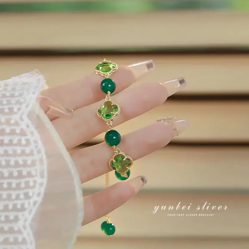 H-girl888 High & quality COD Gelang giok serut hijau bunga titanium Gelang Four Leaf Grass Bracelet 2024Perhiasan Titanium Bracelets Daisy 1