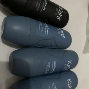 Kahf Deodorant Roll On Antiperspirant 45 ml - Deodoran Deo Pria Freshness All Day, 0% Alcohol, Easy Application, Anti Iritasi, Bebas Bau, Tahan Keringat, Wangi Seharian - Suitable for Daily Use