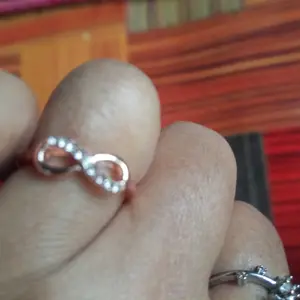 Cincin wanita, cincin paduan berlian 8 angka terbalik yang modis dengan berlian, cincin digital serbaguna dan sederhana  Perhiasan yang indah