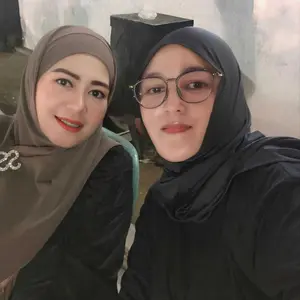 HASTI - Khiban French Square Segi Empat Bandana