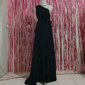 Dress Panjang Wanita Cantik dengan Desain Elegan dan Warna Hitam yang Menawan