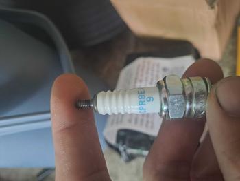 Product Review of Bugi NGK CPR8EA-9 chân dài có trở, hàng chính hãng, lắp cho xe Wave S110, Future Neo, Future 125Fi, Future X, Air Blade các đời, Nouvo 4/5/6, và nhiều dòng xe khác. from M**U 1
