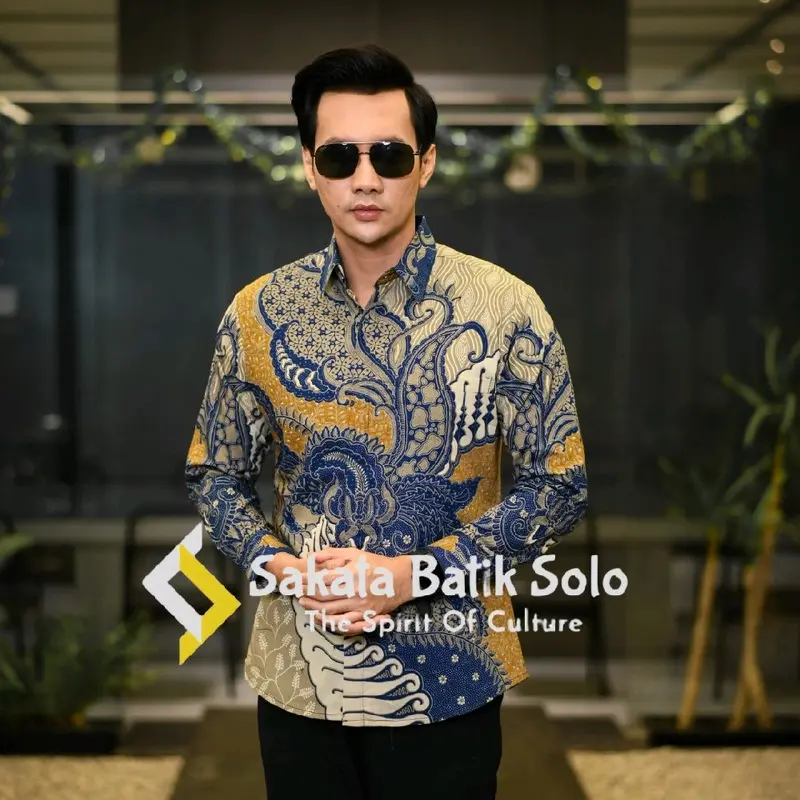 SAKATA BATIK SOLO Slimfit Motif Bramantya Kemeja Baju Hem Pakain Batik Atasan Forma Casual Kantor Kerja Kantor Kain Katun Panjang Keren 1