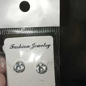 Anting Magnet Berlian Warna Magnet Tanpa Tindik Magnet Unisex Anting Palsu Pria Wanita Earrings Putih/ Hitam/ Biru/Putih Dengan Hitam