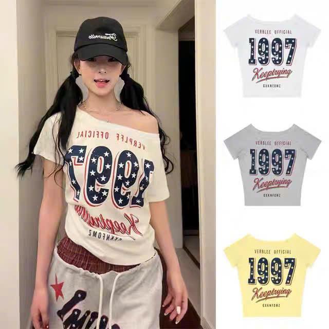 GENZSHOP ÁO THUN NỮ LỆCH VAI IN 1997 TRENDING 2025 CÓ SIZE <68KG