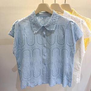 เสื้อเชิ้ตลูกไม้สำหรับผู้หญิง ดีไซน์ใหม่ คอลเลคชั่นฤดูร้อนปี 2568 บล็อกสีไม่ซ้ำใคร คอปก แขนสั้น ดีไซน์กลวง เสื้อหรูหรา