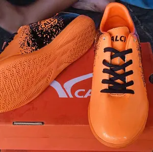 Sepatu olahraga ori stock gudang