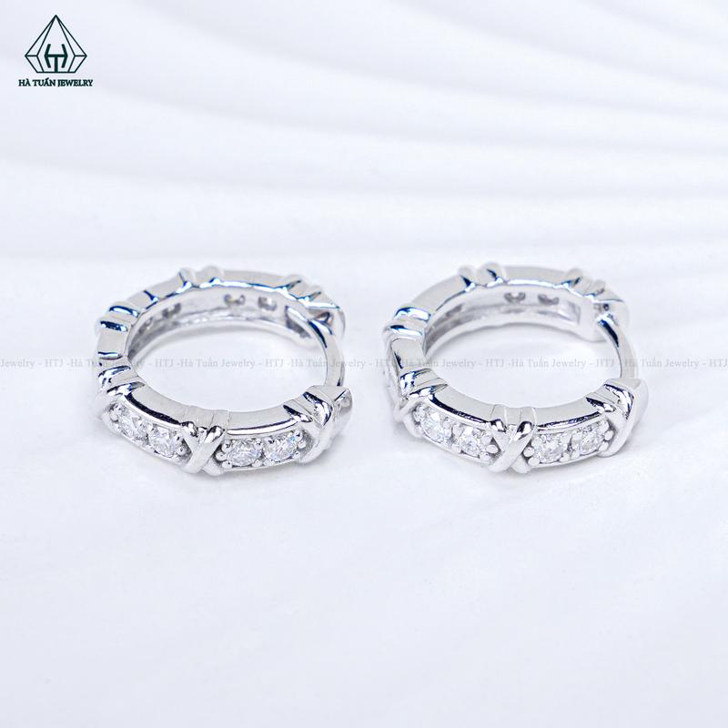    Hà Tuấn Jewelry  Bông Tai Khoen Chữ X Bạc 925 Xi Kim Đính FULL MOISSANITE Tấm 1.8mm Đường Kính 10mm EX364 