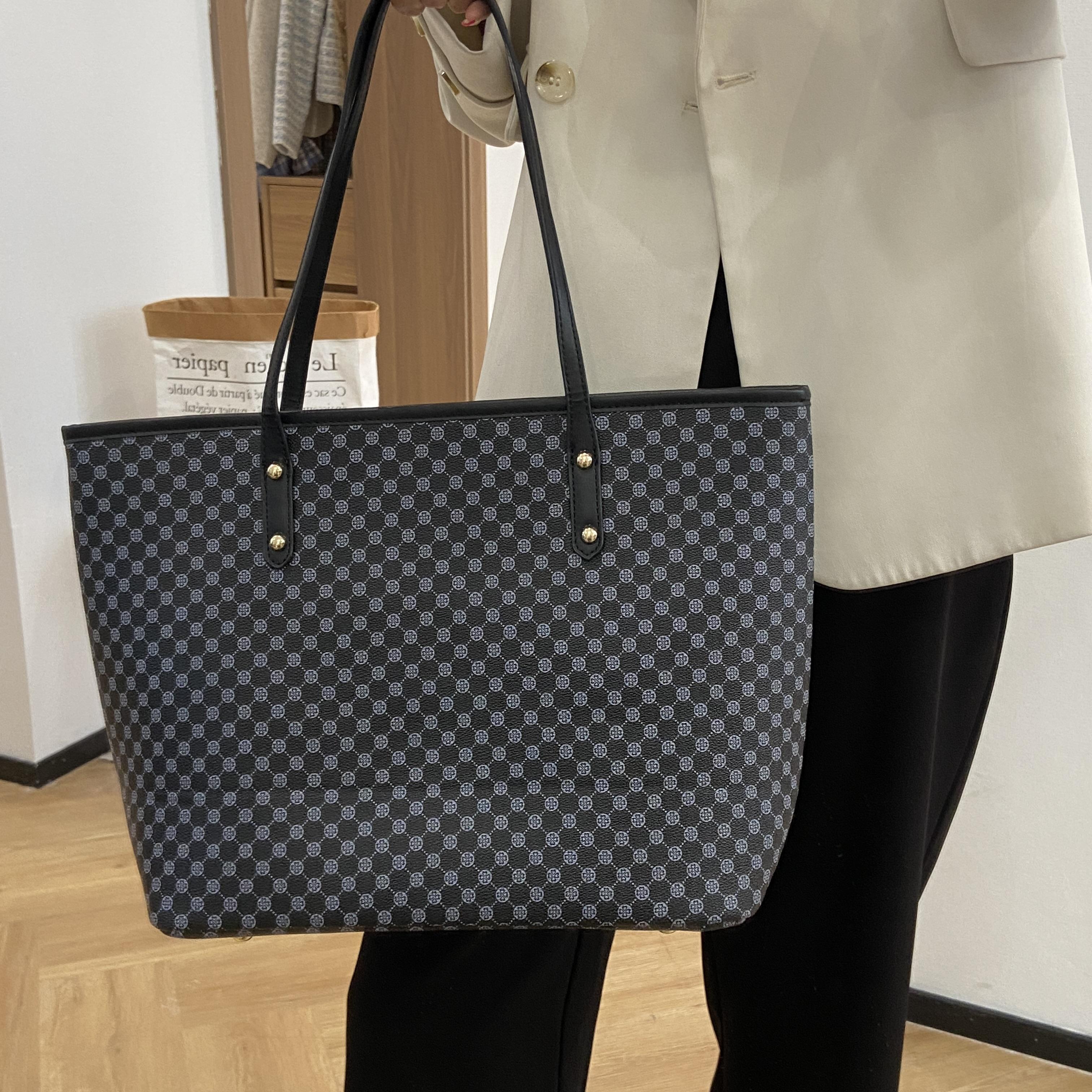 CH10ZND TAS-MORA CLASSIC Tas Wanita Elegan dengan Desain Mewah dan Tali Panjang untuk Gaya Harian tote bag wanita terbaru  tas selempang cewek terbaru 2026  tas sling bag  tote bag wanita kuliah tas wanita selempang model baru 2026