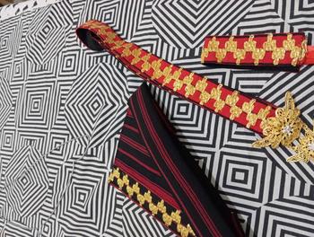 Product Review of Kalung Tapis Rantai Bros Siger Khas Lampung - Selendang Syal from W**u R**a 0